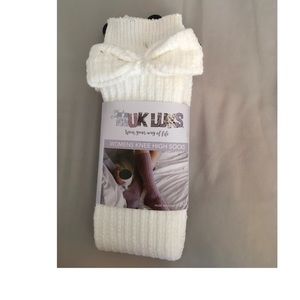 Muk Luks White Neutral Bow Knee High Socks NWT